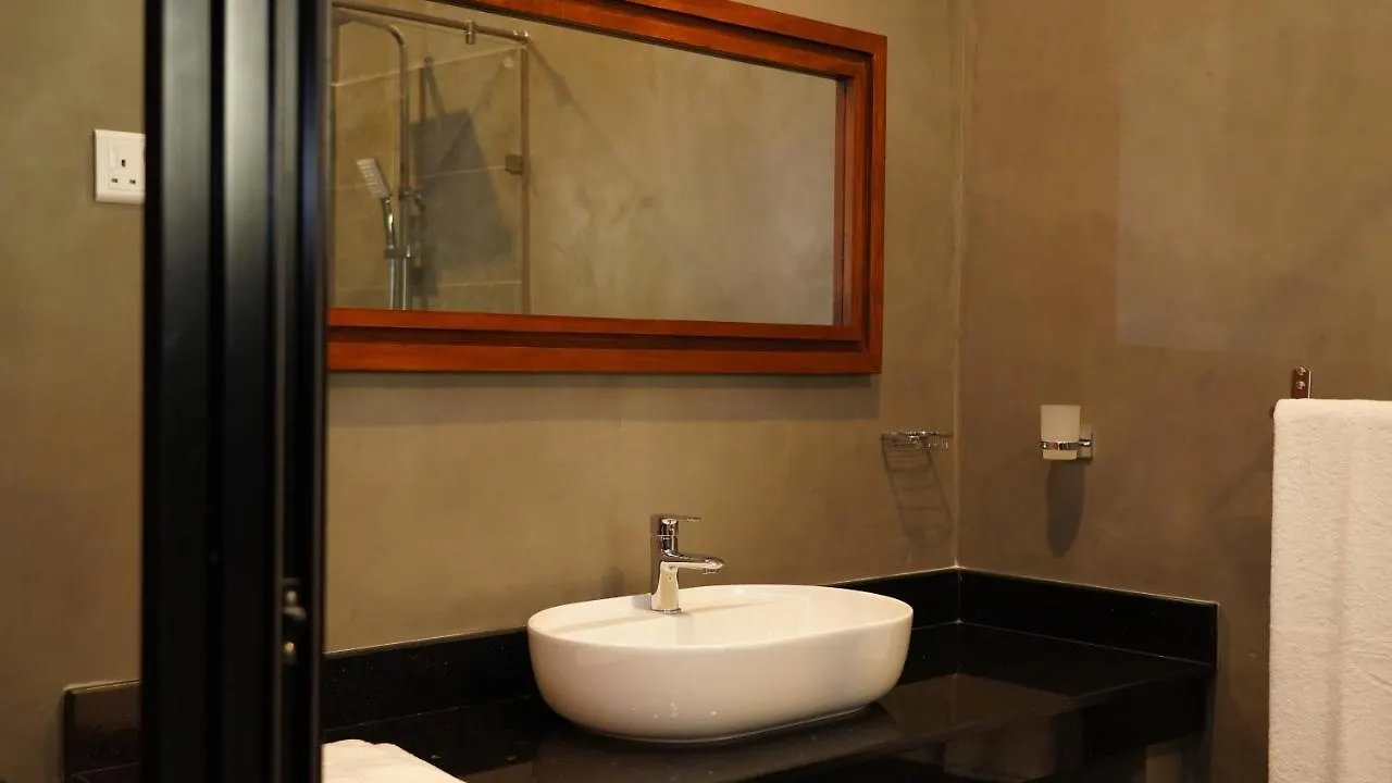 Woodgrove Cabanas Negombo