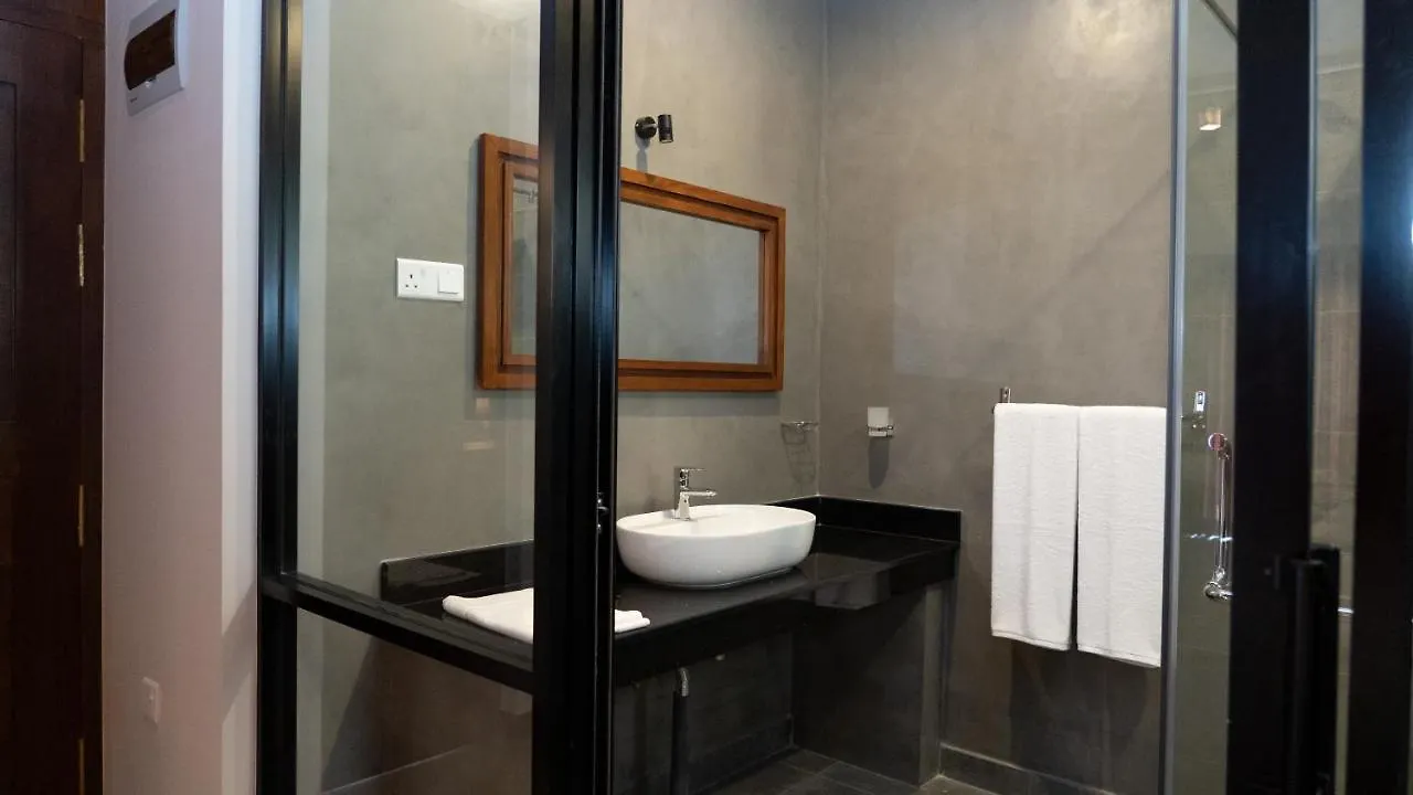*** Hotel Woodgrove Cabanas Negombo Sri Lanka
