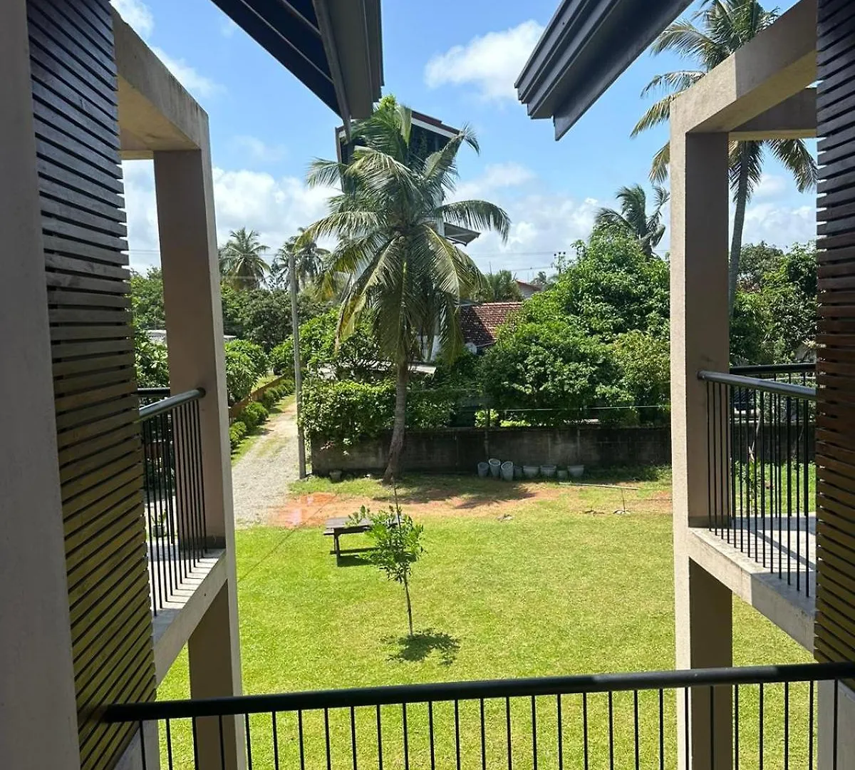 Hotel Woodgrove Cabanas Negombo
